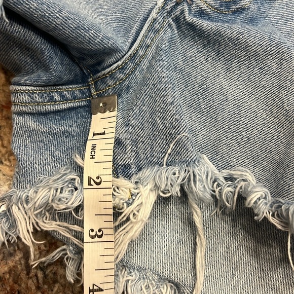AGOLDE PARKER distressed, butterfly, frayed Jean shorts SZ 31 - Picture 11 of 12